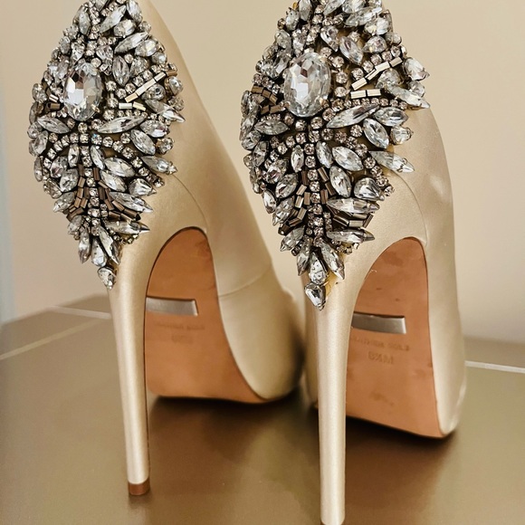 NEW! Badgley Mischka - Picture 7 of 12